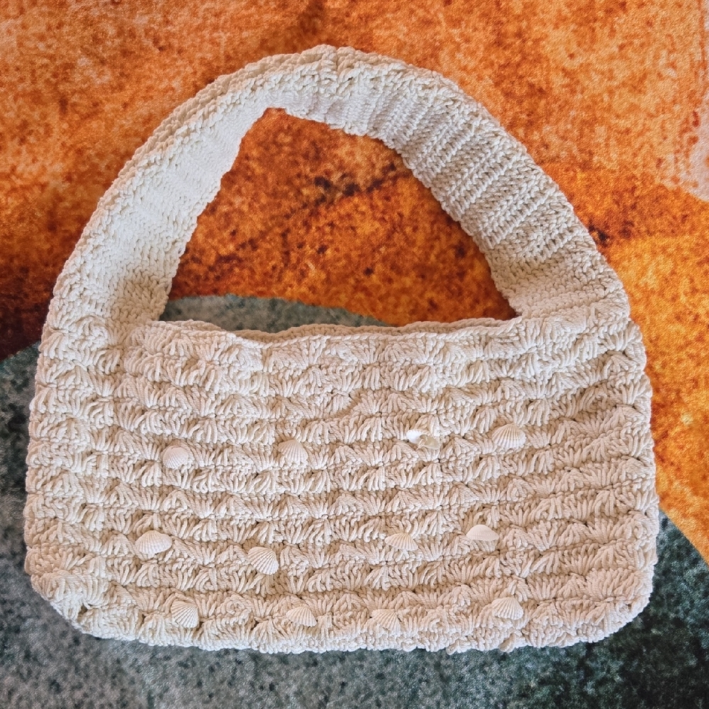 Elegant Cream Handwoven Bag ⭐️✨️NEW ✨️⭐️